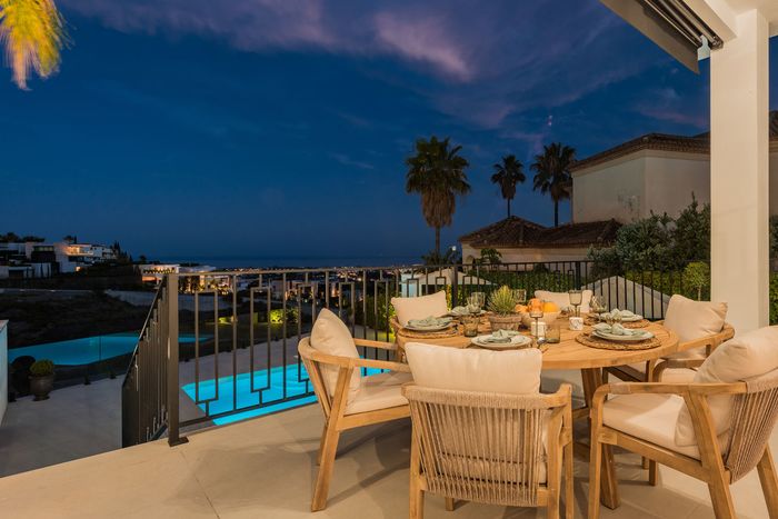 Fotografie nemovitosti - Španělsko - Marbella, luxusní vila 525 m2, terasa, výhled, zahrada, bazén