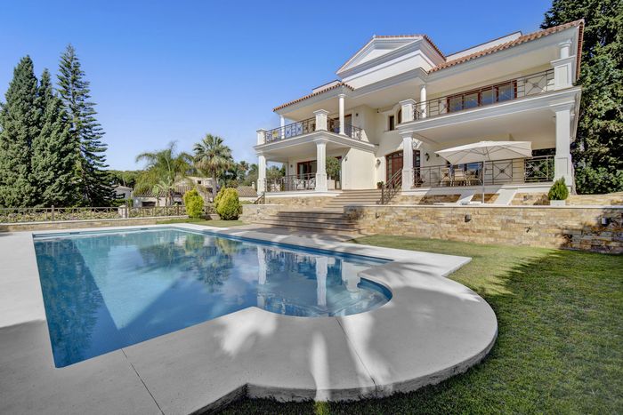 Fotografie nemovitosti - Španělsko - Marbella, luxusní vila 560 m2, terasa, výhled, zahrada, bazén