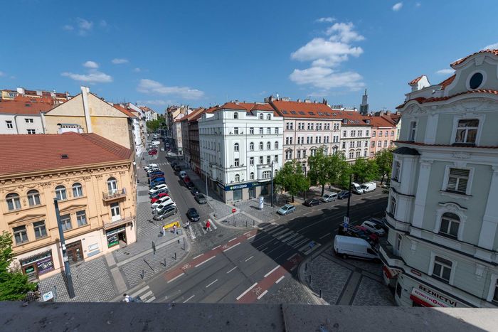Fotografie nemovitosti - Bright, renovated 2+1 apartment with a balcony (87m2 + 1m2) near Vršovické náměstí - Prague 10