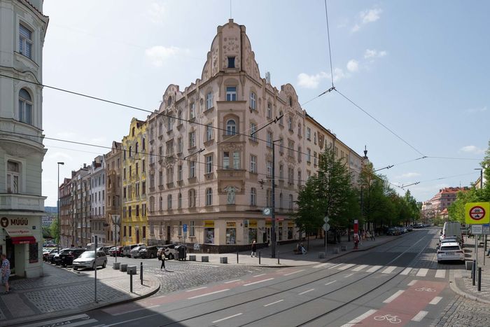 Fotografie nemovitosti - Světlý byt po rekonstrukci 2+1 s balkónem (87m2 + 1m2) u Vršovického náměstí - Praha 10
