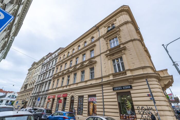 Fotografie nemovitosti - Prodej luxusního bytu 3+kk, 89 m2, terasa, sauna, Praha 5 - Smíchov
