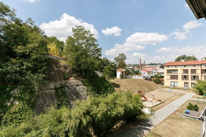 Fotografie nemovitosti - Pronájem Praha, moderní mezonetový byt 5+kk, 150 m2, Praha - Bubeneč