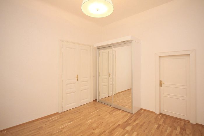 Fotografie nemovitosti - Praha, prostorný byt k pronájmu 5+1 (184m2), Na Poříčí, Nové Město, centrum Prahy