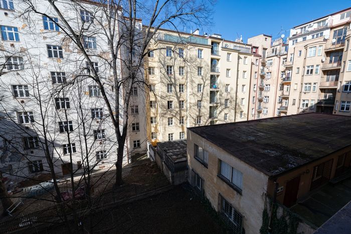 Fotografie nemovitosti - Praha 3, na prodej světlý zařízený byt 1+1 (35m2), Jeseniova ulice - Žižkov