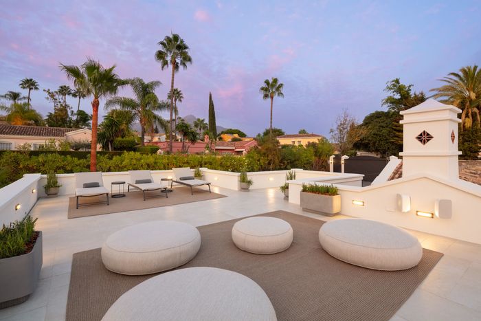 Fotografie nemovitosti - Španělsko - Costa del Sol, luxusní vila k prodeji, exkluzivní lokalita Haza Del Conde, bazén