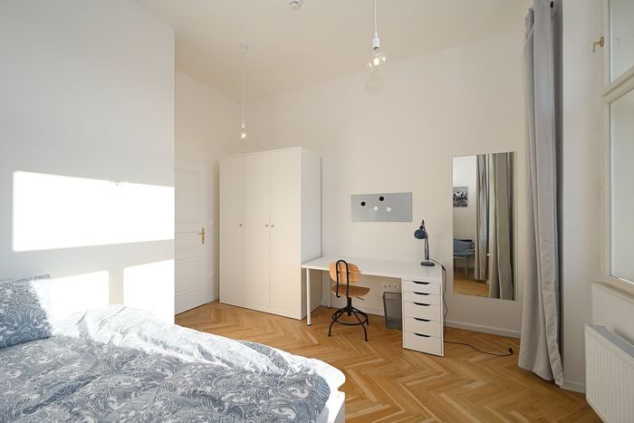 Fotografie nemovitosti - Rezidenční bydlení, pronájem pokoje 14m2, po rekonstrukci,nám.Kinských, Praha 5, od června