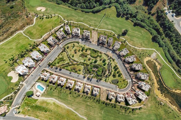 Fotografie nemovitosti - Španělsko - Estepona, vila 4+kk, komplex Azata Golf Villas, 230 m2+ terasa 48 m2, zahrada, bazén