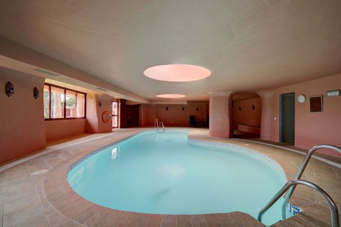 Fotografie nemovitosti - Španělsko - Estepona, apartmán 3+1, přímo u pláže, 124 m2 + terasa 33 m2, parkování, bazén