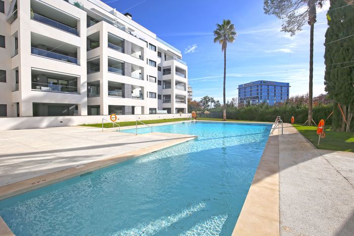 Fotografie nemovitosti - Španělsko - Marbella, byt 3+1, přímo v centru Marbelly, 75 m2 + terasa 11 m2, parkování, bazén