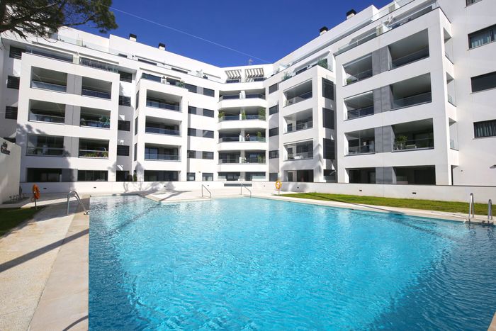Fotografie nemovitosti - Spain - Marbella, apartment 3+1, city center, 75 sqm + terrace 11 sqm, parking, swimming pool