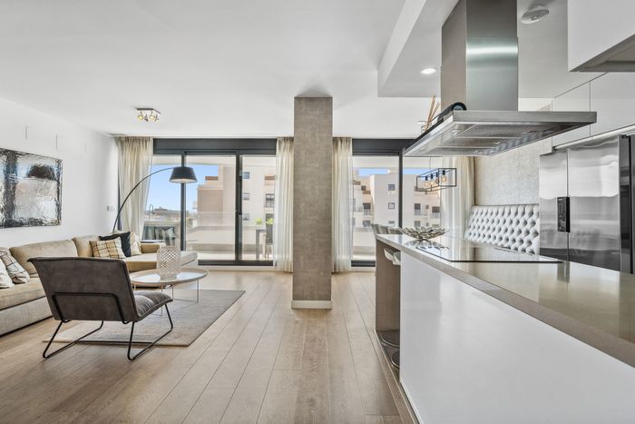 Fotografie nemovitosti - Španělsko - Mijas Costa, byt 4+kk, blízko pláže, 147 m2 + terasa 20 m2, parkování, bazén