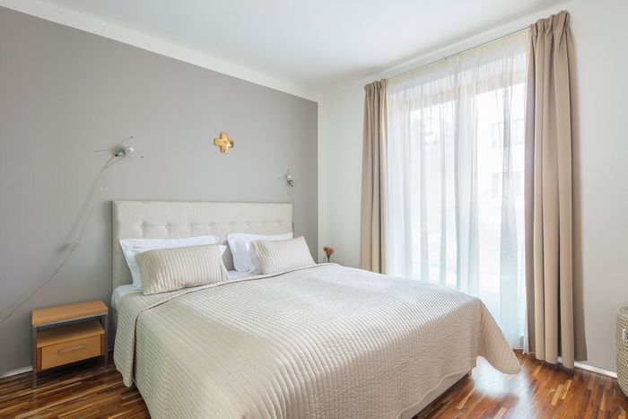 Fotografie nemovitosti - Sunny apartment for rent 2 + kk (45m2), Residence Holečkova, possibility of short-term rent