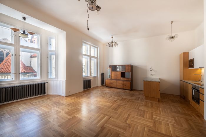 Fotografie nemovitosti - Prostorný byt 2+kk (80m2) k pronájmu, 2 balkony, perfektní lokalita, Praha 1- Maiselova ulice