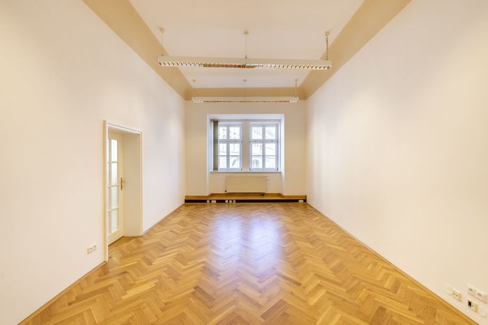 Fotografie nemovitosti - Hradčany, reprezentativní kancelářské prostory k pronájmu (29m2), ulice Loretánské nám., Praha 1