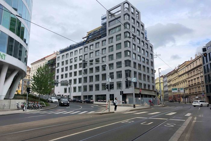 Fotografie nemovitosti - Prague 5, Shell & Core business premises for rent (349m2), Mozartova Street, Smíchov.