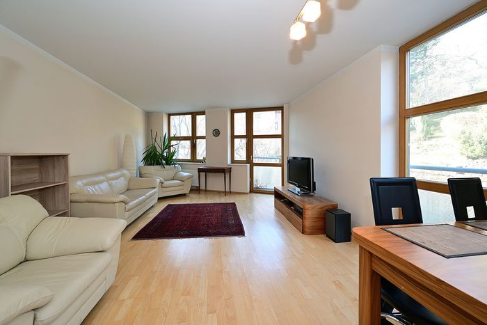 Fotografie nemovitosti - Prague, modern partly furnished apartment 3 + kt for rent, 84 sqm, balcony, garage