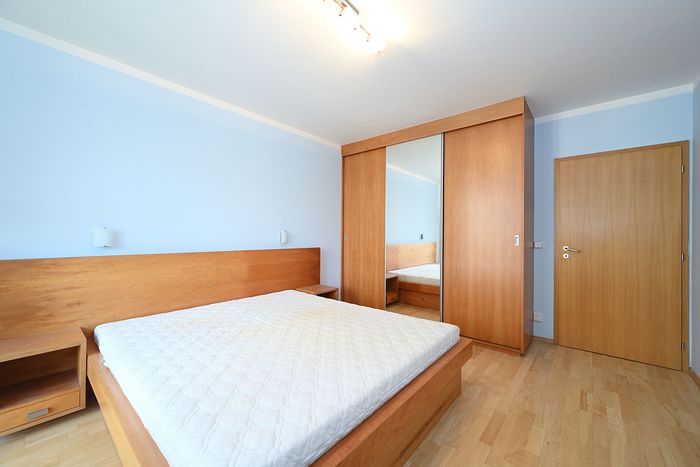 Fotografie nemovitosti - Prague, modern partly furnished apartment 3 + kt for rent, 84 sqm, balcony, garage