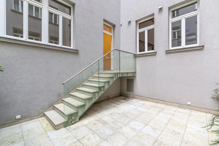 Fotografie nemovitosti - Prague, modern unfurnished apartment 3+kk for rent (102 sqm), terrace, Nové Město - Jungmannova str.