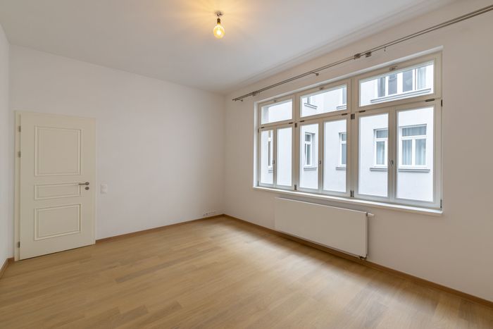 Fotografie nemovitosti - Pronájem, moderní částečně zařízený byt 3+kk, 101 m2, Nové Město - Jungmannova ul.
