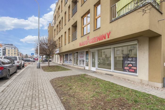 Fotografie nemovitosti - Commercial space for rent 57,9 sqm, shop windows, Prague-Suchdol