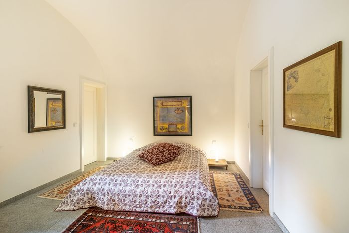 Fotografie nemovitosti - Prague, deluxe, fully furnished and spacious apartment 2+kk for rent, Vlasska, Mala Strana, 94m2