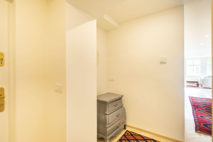 Fotografie nemovitosti - Velice pěkný prostorný byt 3+kk (81m2) k pronájmu, 2x koupelna, Praha 1 - Malá Strana, ulice Vlašská