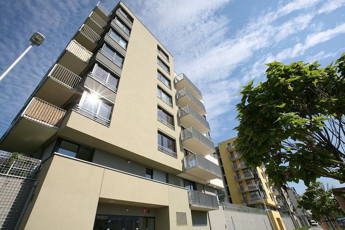 Fotografie nemovitosti - Zařízený byt 2+kk k pronájmu od 1.1.2024, balkón, sklep, ulice Sousedíkova, Praha 9.