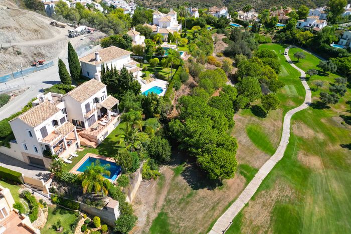 Fotografie nemovitosti - Spain - Marbella, luxury villa 580 m2, terrace, view, garden, pool