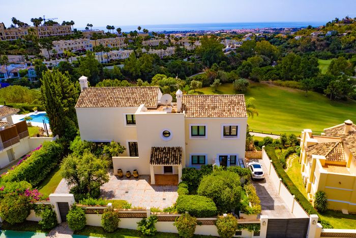Fotografie nemovitosti - Španělsko - Marbella, luxusní vila 580 m2, terasa, výhled, zahrada, kino, bazén