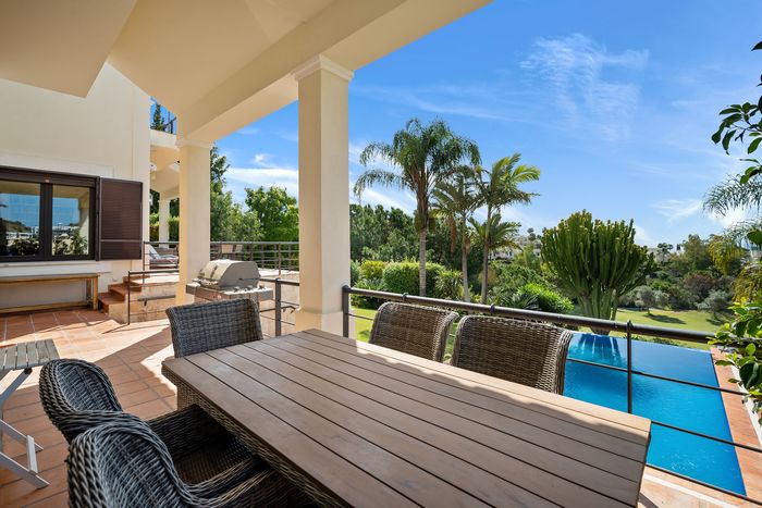 Fotografie nemovitosti - Španělsko - Marbella, luxusní vila 580 m2, terasa, výhled, zahrada, kino, bazén