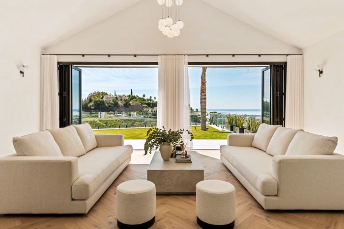 Fotografie nemovitosti - Španělsko - Marbella, luxusní vila 525 m2, terasa, výhled, zahrada, bazén