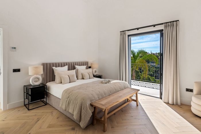 Fotografie nemovitosti - Spain - Marbella, luxury villa 525 m2, terrace, view, garden, pool