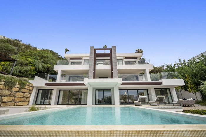 Fotografie nemovitosti - Spain - Marbella, luxury villa 704 m2 + terrace 214 m2, sea view, garden, pool