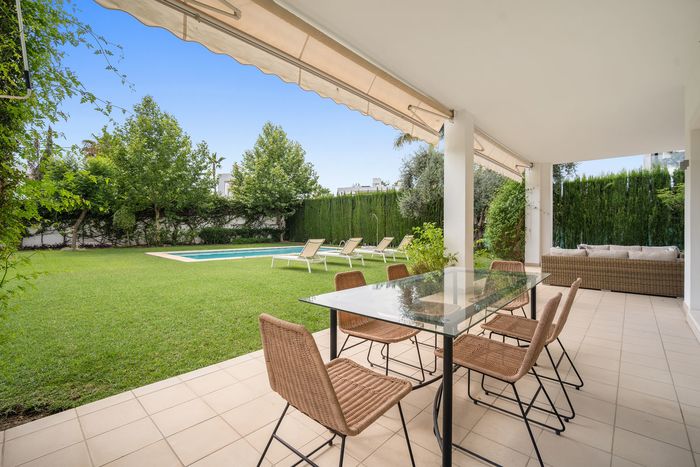 Fotografie nemovitosti - Spain - Marbella, luxury villa 550 m2, terrace, view, garden, pool