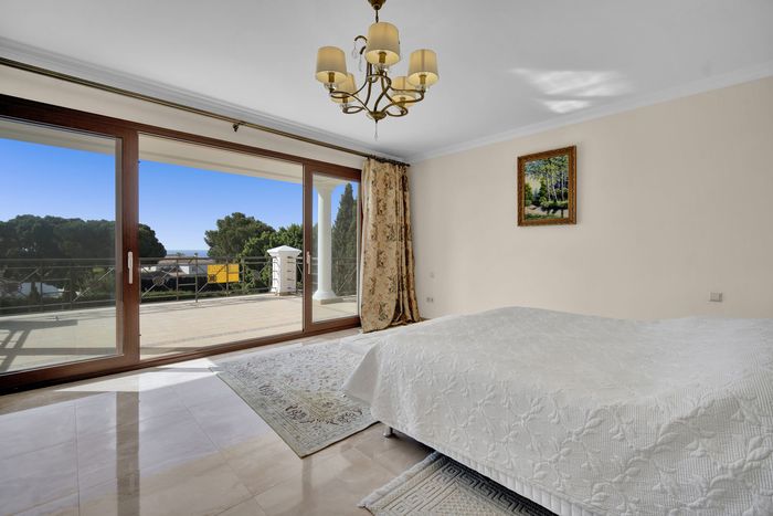 Fotografie nemovitosti - Spain - Marbella, luxury villa 560 m2, terrace, view, garden, pool