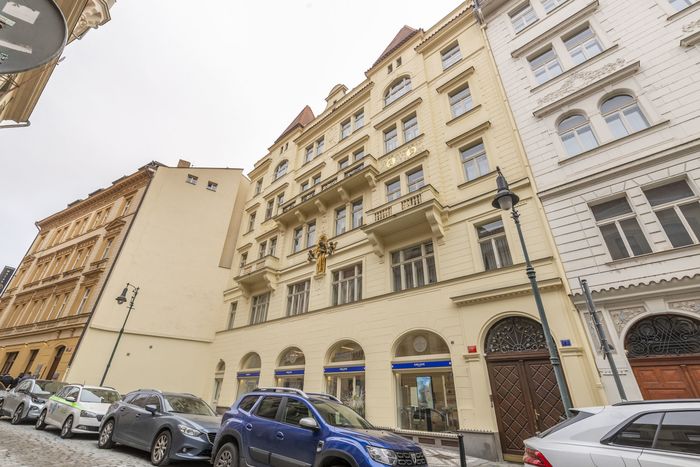 Fotografie nemovitosti - Praha, luxusní byt 4 + kk k pronájmu 114m2 , Truhlářská ulice, balkón