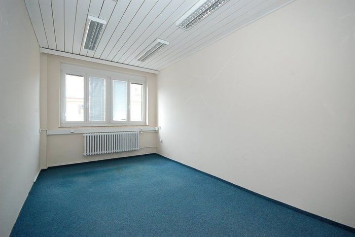 Fotografie nemovitosti - Prague, beautiful unfurnished office for rent, Přístavní street, Holešovice, 24,3 m2