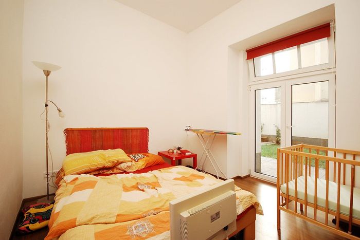 Fotografie nemovitosti - Prague, nice apartment 2+kk for sale, 63 m2, cellar, front garden, Prague 3, Biskupcova street