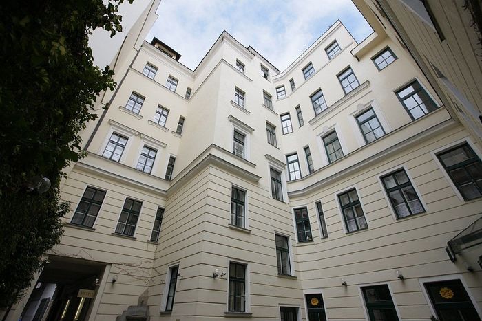 Fotografie nemovitosti - Praha,  prostorný byt k pronájmu 5kk ( 253 m2), terasa, parkování, Praha 1- Na Poříčí