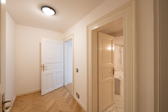 Fotografie nemovitosti - Prague 1 - maisonette 3+1 for rent (135 sqm), terrace 33 sqm, air conditioning, reception, Pařížská