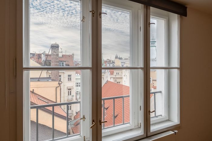 Fotografie nemovitosti - Praha 1 - pronájem mezonetu 3+1 (135 m2), terasa 33m2, klimatizace, recepce, Pařížská ulice