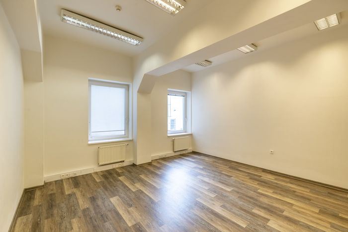 Fotografie nemovitosti - Nezařízená kancelář k pronájmu 28 m2, ulice Londýnská, Praha 2 Vinohrady