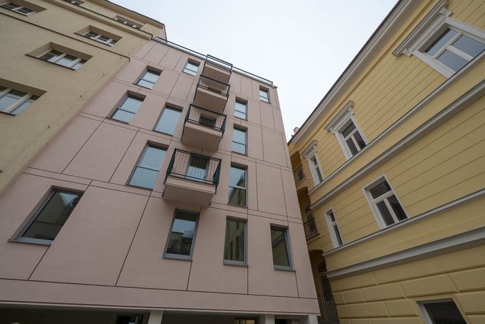 Fotografie nemovitosti - Praha 2, světlý byt 2+kk (46,70 m²) k pronájmu, balkon, luxusní lokalita- ulice Varšavská, Vinohrady