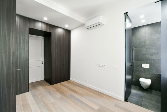 Fotografie nemovitosti - Praha, pronájem, moderní nezařízený byt 3+kk (93m2), klimatizace, Nám. Jiřího z Poděbrad, Vinohrady