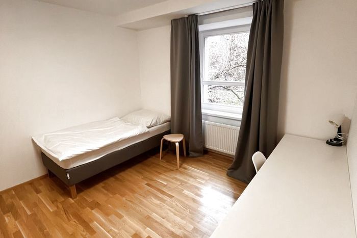 Fotografie nemovitosti - Studentské bydlení, pronájem pokoje 14m2, ulice U Průhonu, Praha 7