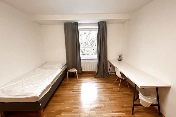 Fotografie nemovitosti - Student housing, room for rent 14 m2, U Průhonu street, Prague 7