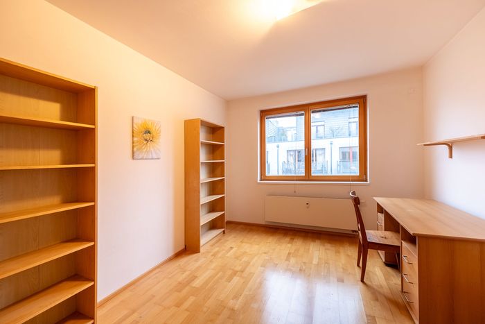 Fotografie nemovitosti - Praha, pronájem, slunný zařízený byt 4kk (138 m2), 2 terasy, parkování, Naardenská ul., Liboc