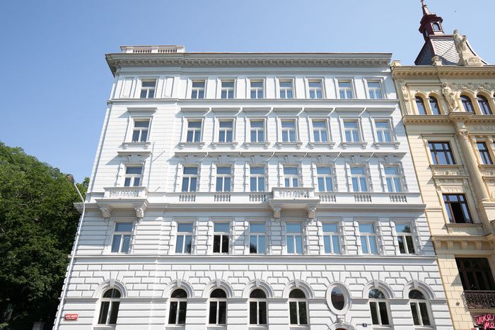 Fotografie nemovitosti - Residenční bydlení, pronájem pokoje (20m2) po rekonstrukci, ulice nám.Kinských, Praha 5