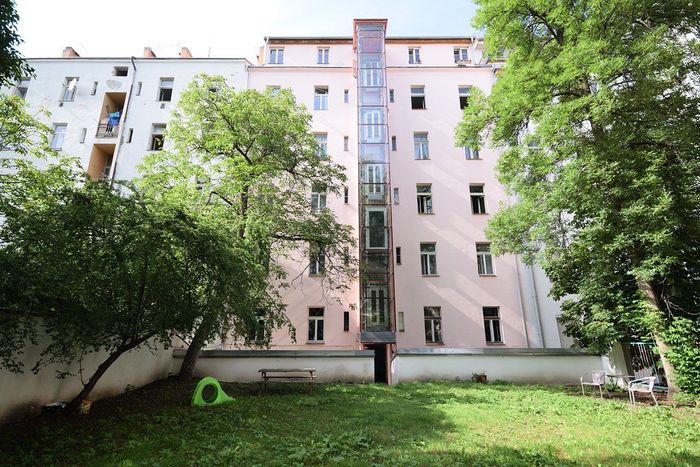Fotografie nemovitosti - Praha, krásný částečně zařízený byt 3+kk k pronájmu, mezonet, zahrada, Kubelíkova ulice