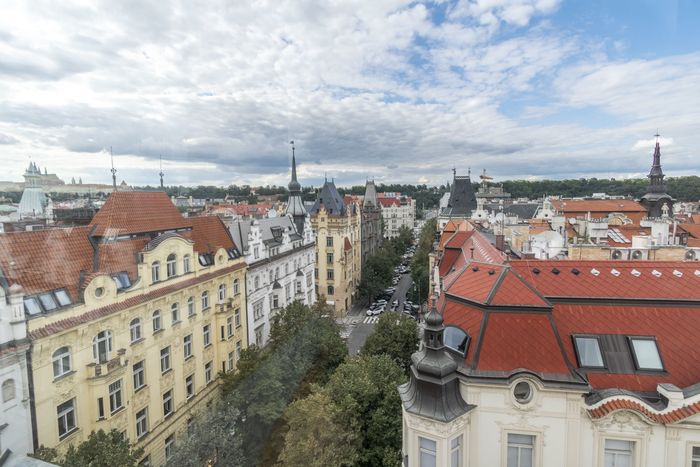 Fotografie nemovitosti - Prague, maisonette 5+1 (220 sqm ) for rent, two balconies, aircondition, Pařížská street - Old town